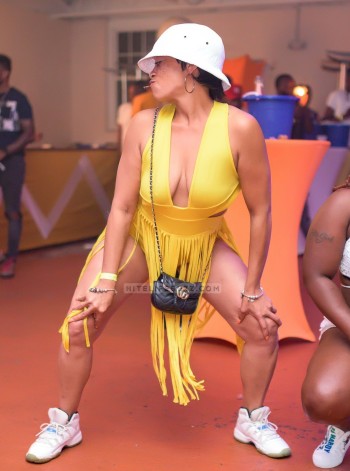 Lando Sparks' ILLUSIONS Yellow & White Experience